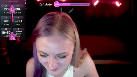 Snapshot of dramaquenn chatting on March 4, 7:03 am Lina online show from March 4, 7:03 am