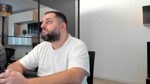 Snapshot of draven_a chatting on February 11, 6:19 am Draven A online show from February 11, 6:19 am