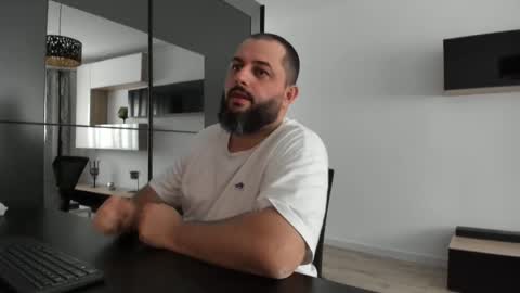 Snapshot of dravenpeak chatting on September 27, 12:21 pm DravenPeak online show from September 27, 12:21 pm