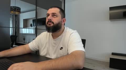 Snapshot of dravenpeak chatting on October 4, 12:14 pm DravenPeak online show from October 4, 12:14 pm