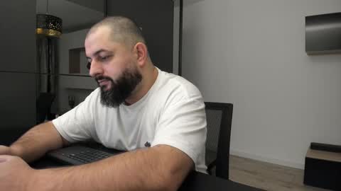 Snapshot of dravenpeak chatting on October 20, 2:45 am DravenPeak online show from October 20, 2:45 am