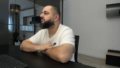 Snapshot of dravenpeak chatting on October 24, 8:00 am DravenPeak online show from October 24, 8:00 am