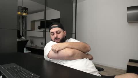 Snapshot of dravenpeak chatting on October 28, 11:29 pm DravenPeak online show from October 28, 11:29 pm