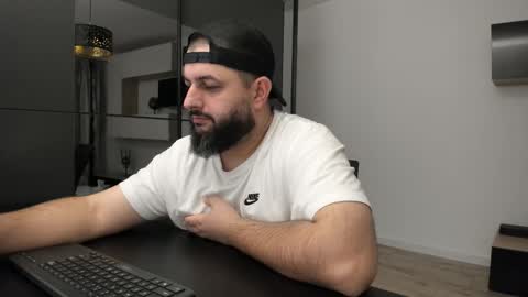 Snapshot of dravenpeak chatting on October 29, 7:59 pm DravenPeak online show from October 29, 7:59 pm