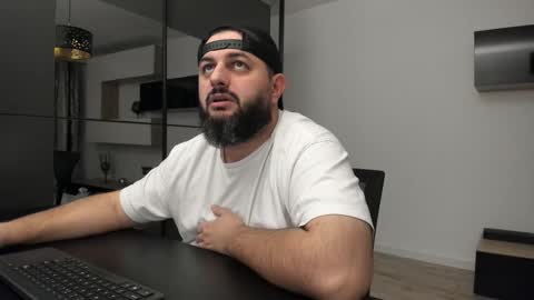 Snapshot of dravenpeak chatting on October 31, 5:36 pm DravenPeak online show from October 31, 5:36 pm