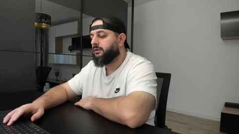 Snapshot of dravenpeak chatting on November 2, 5:10 am DravenPeak online show from November 2, 5:10 am