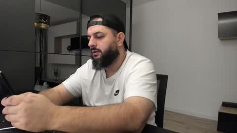 Snapshot of dravenpeak chatting on November 2, 5:15 pm DravenPeak online show from November 2, 5:15 pm