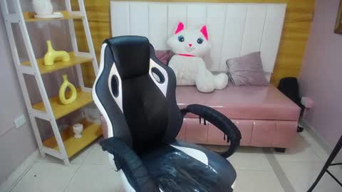 Draviana  online show from October 19, 3:07 am