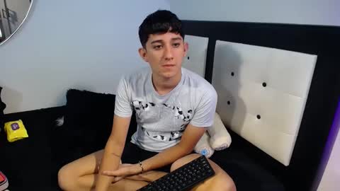 -- nicolle and jhon -- online show from September 23, 10:35 pm