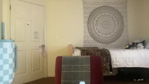 Snapshot of dream1girl_ chatting on April 10, 9:19 pm ur dream girl online show from April 10, 9:19 pm