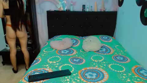 Snapshot of dream__girls69944 chatting on November 5, 7:08 am sharon online show from November 5, 7:08 am