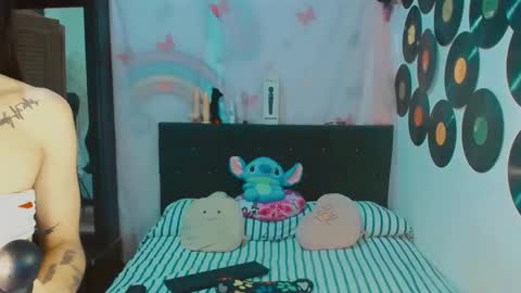 Snapshot of dream__girls69944 chatting on November 29, 8:28 am sharon online show from November 29, 8:28 am