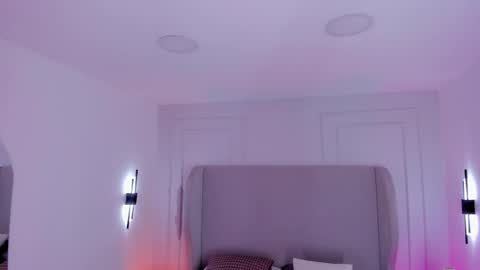 N E N A  online show from October 16, 3:40 am