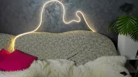 Snapshot of dream_olivia chatting on March 2, 5:08 am Olivia online show from March 2, 5:08 am