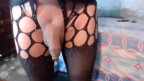 Snapshot of dream_real chatting on September 17, 10:55 pm dreamreal online show from September 17, 10:55 pm