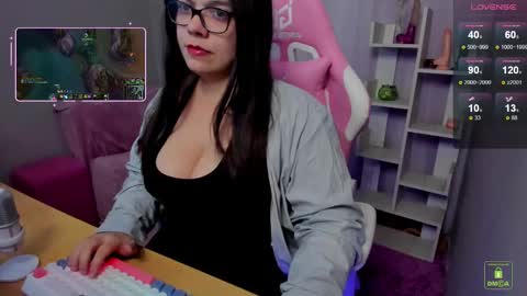 Snapshot of dream_swan chatting on February 26, 6:00 pm Chris online show from February 26, 6:00 pm