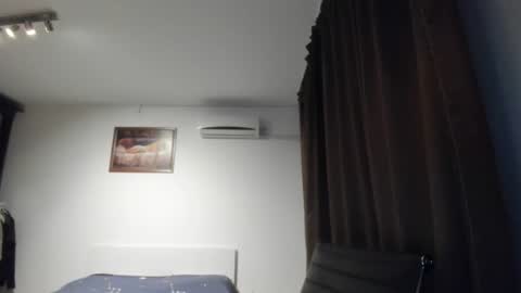 Snapshot of dreamboy240 chatting on November 19, 2:39 pm Johnny online show from November 19, 2:39 pm