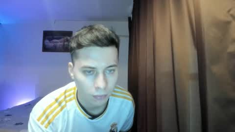 Snapshot of dreamboy240 chatting on February 17, 1:40 pm Johnny online show from February 17, 1:40 pm