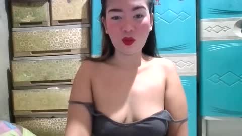 Snapshot of dreamer_17 chatting on January 11, 12:15 am Maui online show from January 11, 12:15 am