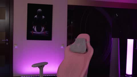 Sarah online show from February 9, 11:20 pm