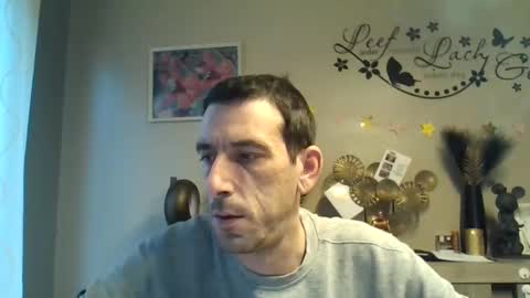 Snapshot of dreamguy38 chatting on December 3, 7:54 am dreamguy38 online show from December 3, 7:54 am