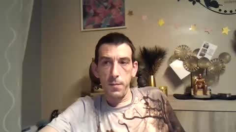 Snapshot of dreamguy38 chatting on December 10, 1:32 am dreamguy38 online show from December 10, 1:32 am