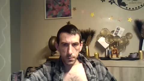 Snapshot of dreamguy38 chatting on December 18, 1:59 am dreamguy38 online show from December 18, 1:59 am