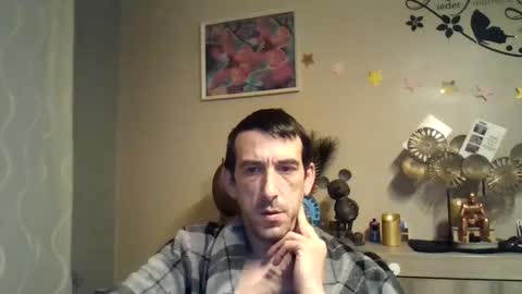 Snapshot of dreamguy38 chatting on February 2, 6:48 am dreamguy38 online show from February 2, 6:48 am