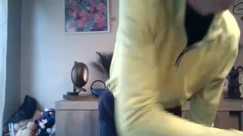 Snapshot of dreamguy38 chatting on February 10, 10:20 am dreamguy38 online show from February 10, 10:20 am