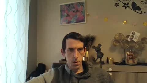 Snapshot of dreamguy38 chatting on February 11, 8:48 am dreamguy38 online show from February 11, 8:48 am