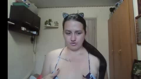 Snapshot of dreamiebelle chatting on October 1, 7:03 am dreamiebelle online show from October 1, 7:03 am