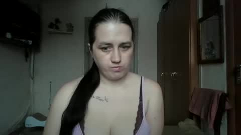 Snapshot of dreamiebelle chatting on February 18, 10:55 am dreamiebelle online show from February 18, 10:55 am