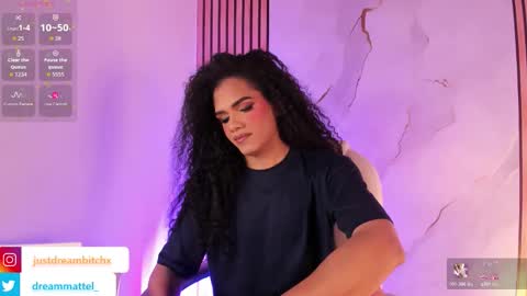 Snapshot of dreammatell_ chatting on March 3, 3:45 am Dream Matell online show from March 3, 3:45 am