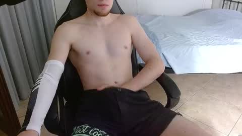 Snapshot of dreammicok chatting on September 19, 2:13 am DreamBoy online show from September 19, 2:13 am