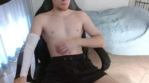 Snapshot of dreammicok chatting on October 1, 1:39 pm DreamBoy online show from October 1, 1:39 pm