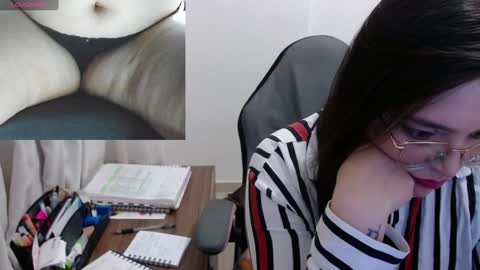 Snapshot of dreams__angel chatting on December 9, 8:11 am Catalina online show from December 9, 8:11 am