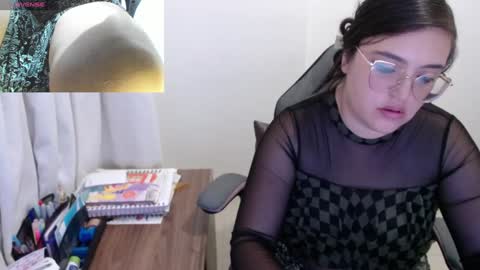 Snapshot of dreams__angel chatting on December 18, 3:58 am Catalina online show from December 18, 3:58 am
