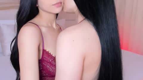 Snapshot of dreamsgirl18 chatting on September 28, 8:36 pm Evablonde  Abby black hair online show from September 28, 8:36 pm