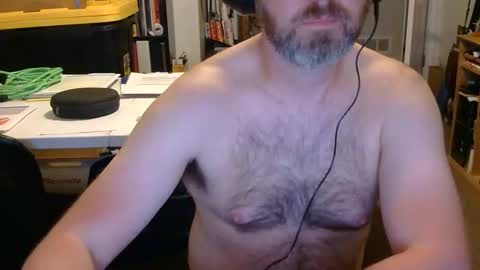 luvslutz online show from May 26, 2:40 am