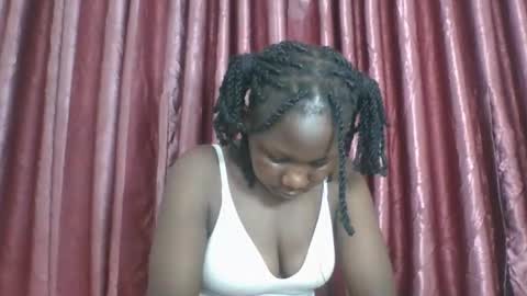 Snapshot of dreamylyne chatting on September 26, 9:13 am MERCY online show from September 26, 9:13 am