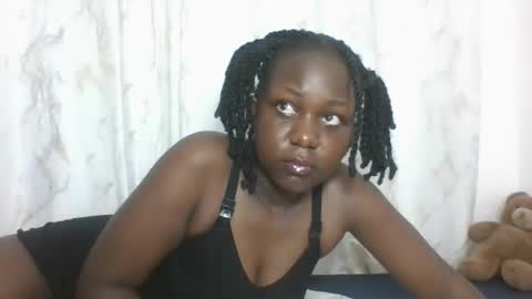 Snapshot of dreamylyne chatting on October 7, 3:14 am MERCY online show from October 7, 3:14 am