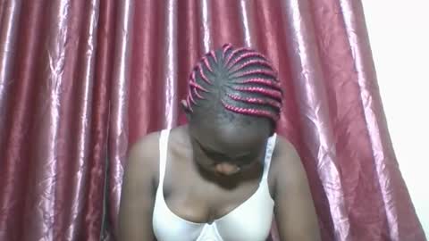 Snapshot of dreamylyne chatting on October 26, 3:51 pm MERCY online show from October 26, 3:51 pm