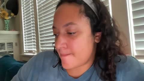 RIRI OR DREAMY online show from September 20, 3:35 pm