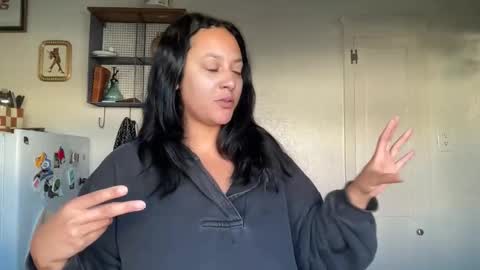 RIRI OR DREAMY online show from December 2, 4:35 pm