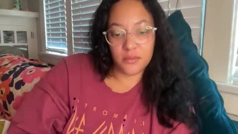 RIRI OR DREAMY online show from January 11, 3:28 pm