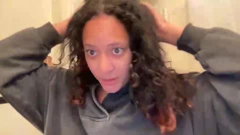 RIRI OR DREAMY online show from March 14, 2:55 pm