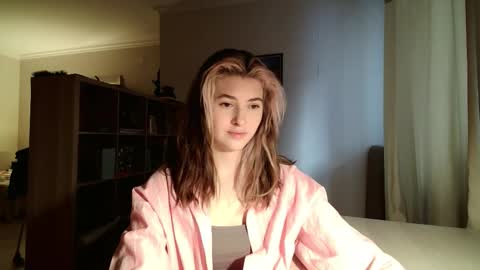 Dia online show from February 11, 1:38 pm