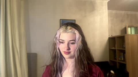 Dia online show from April 30, 4:02 pm