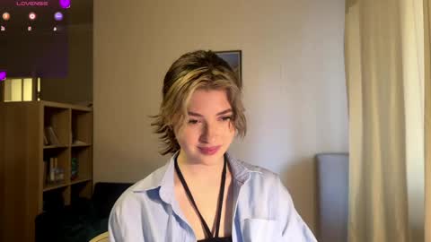Dia online show from May 14, 4:03 pm