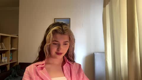 Dia online show from May 20, 1:17 pm